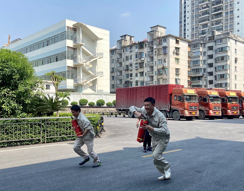 广西中烟南宁卷烟厂动力车间开展消防趣味运动会