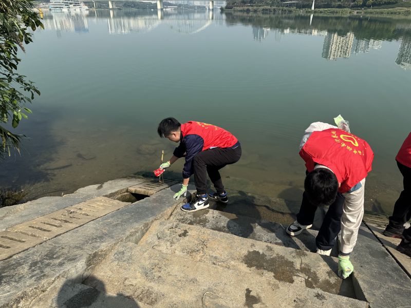 弘扬雷锋精神  争当青年先锋——广西中烟开展学雷锋志愿服务月系列活动